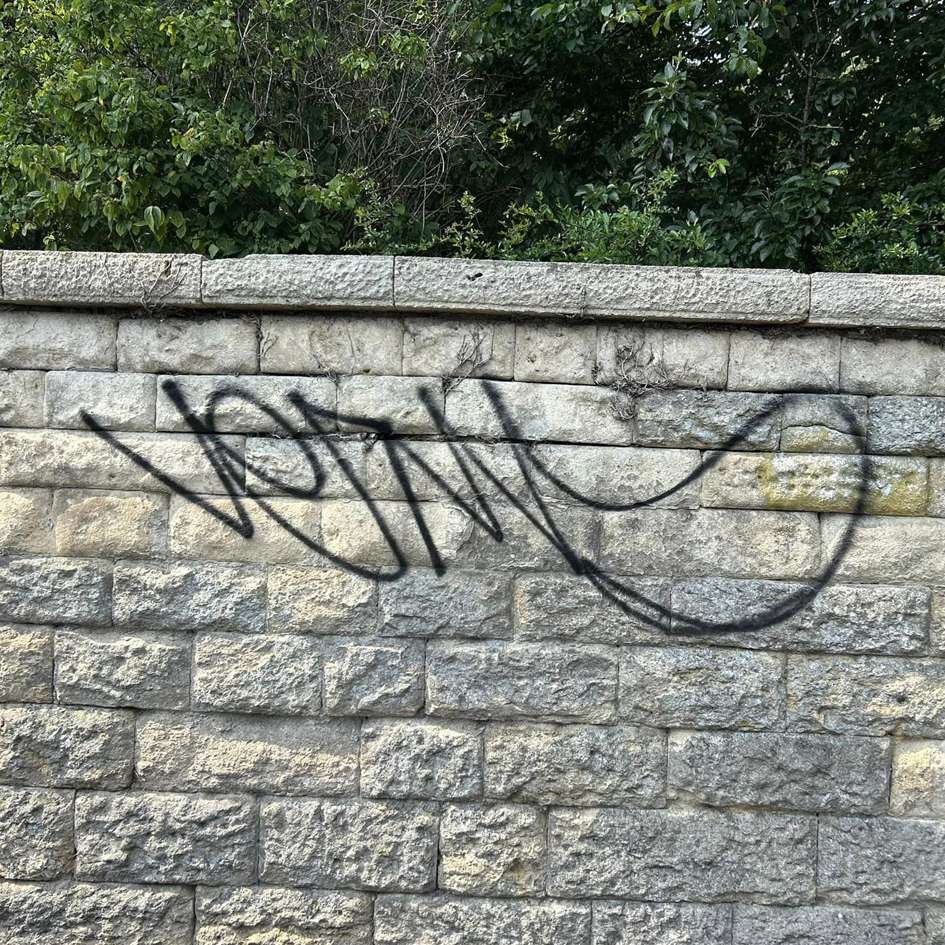 4midable Graffiti Remover - Image 4